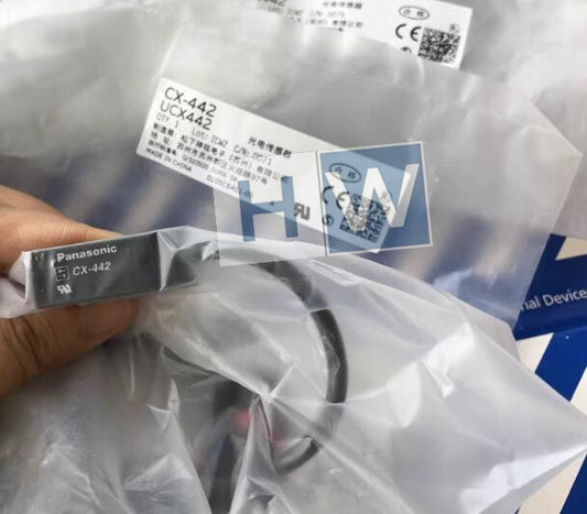 1PC  Panasonic Small Photoelectric Sensor CX-442
