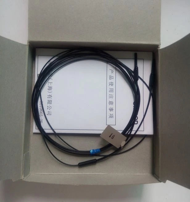 E32-D22B E32D22B 1PC  OMRON fiber optic sensor     #LRR #P