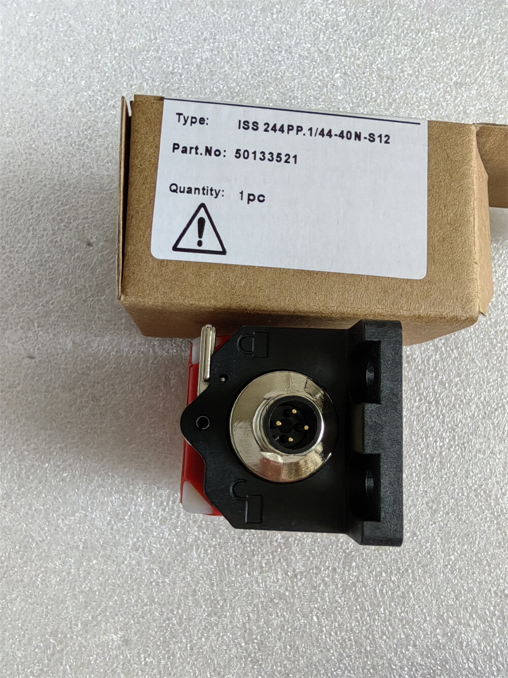 1/Piece For ISS 244PP.1/44-40N-S12 50133521 LEUZE Proximity Switch Sensor