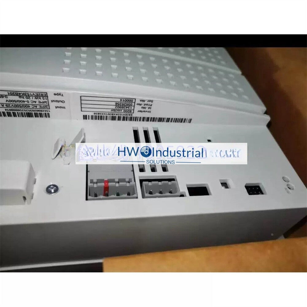1/Piece  Lenze Inverter E82EV153K4B201 Frequency Converter