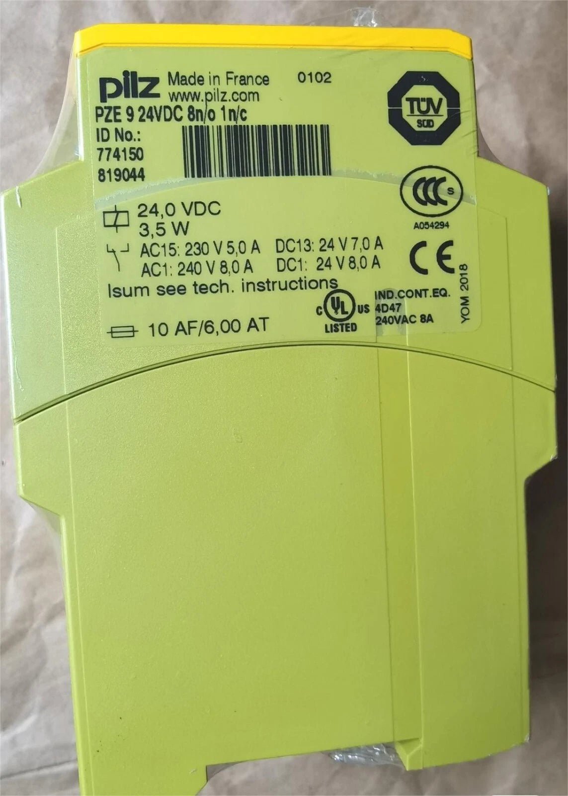 PILZ PZE 9 24VDC 8n/o 1n/c 774150   . ship by  #P