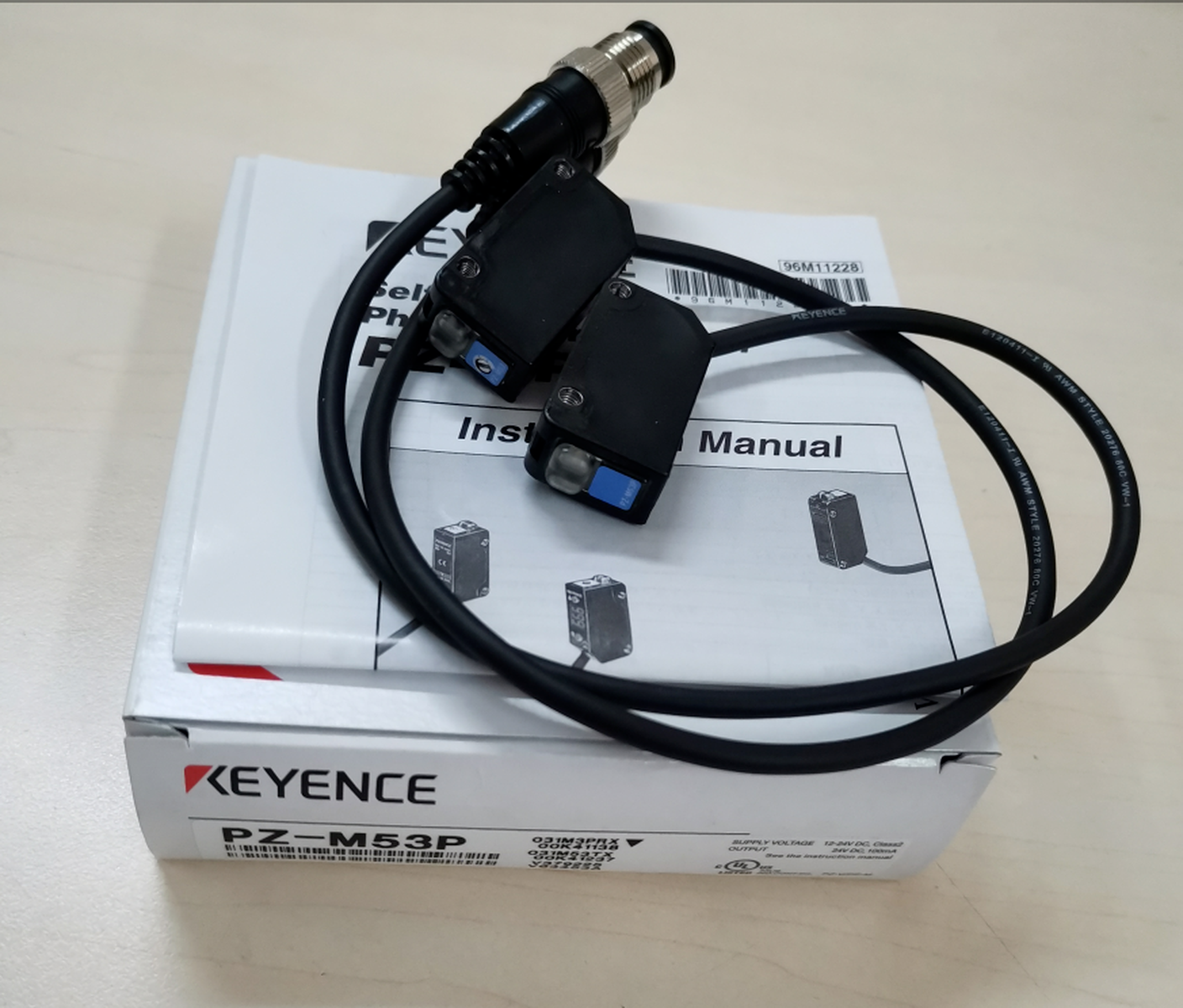 1pcs KEYENCE PZ-M53P Photoelectric Sensor