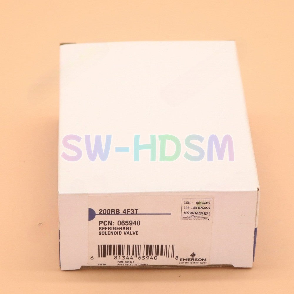 1PCS  for EMERSON COPELAND Solenoid Valve 200RB4F3T Freight Free