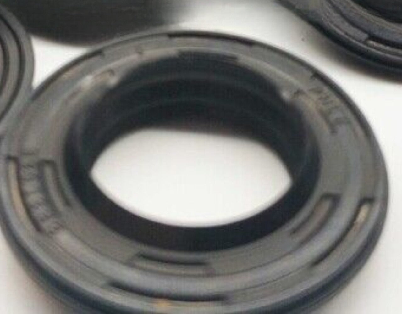 QTY:1  FOR NOK Skeleton oil seal BR3661E