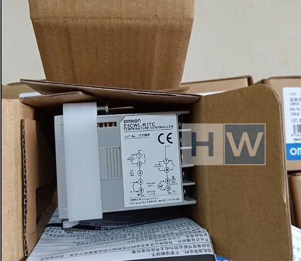 1PC  Omron Temperature Controller E5CWL-R1TC