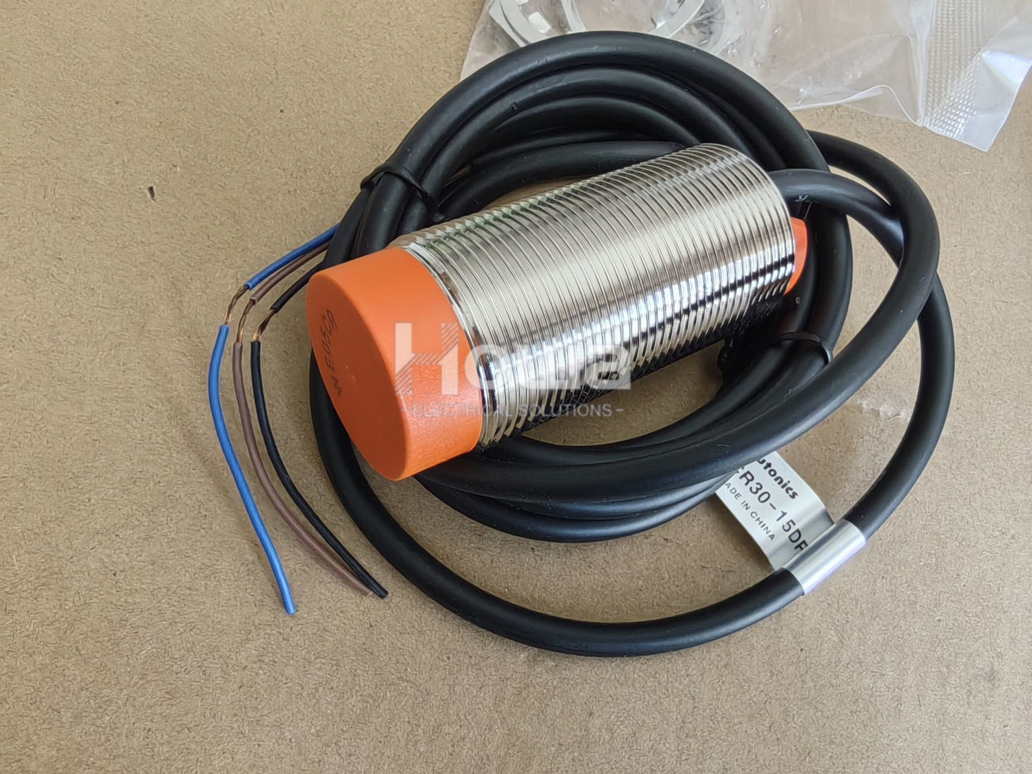 Autonics CR30-15DP Proximity Sensors Capacitive Type  1PCS