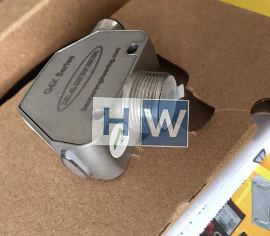 1PC   Ranging Laser Sensor Q4XTBLAF300-Q8