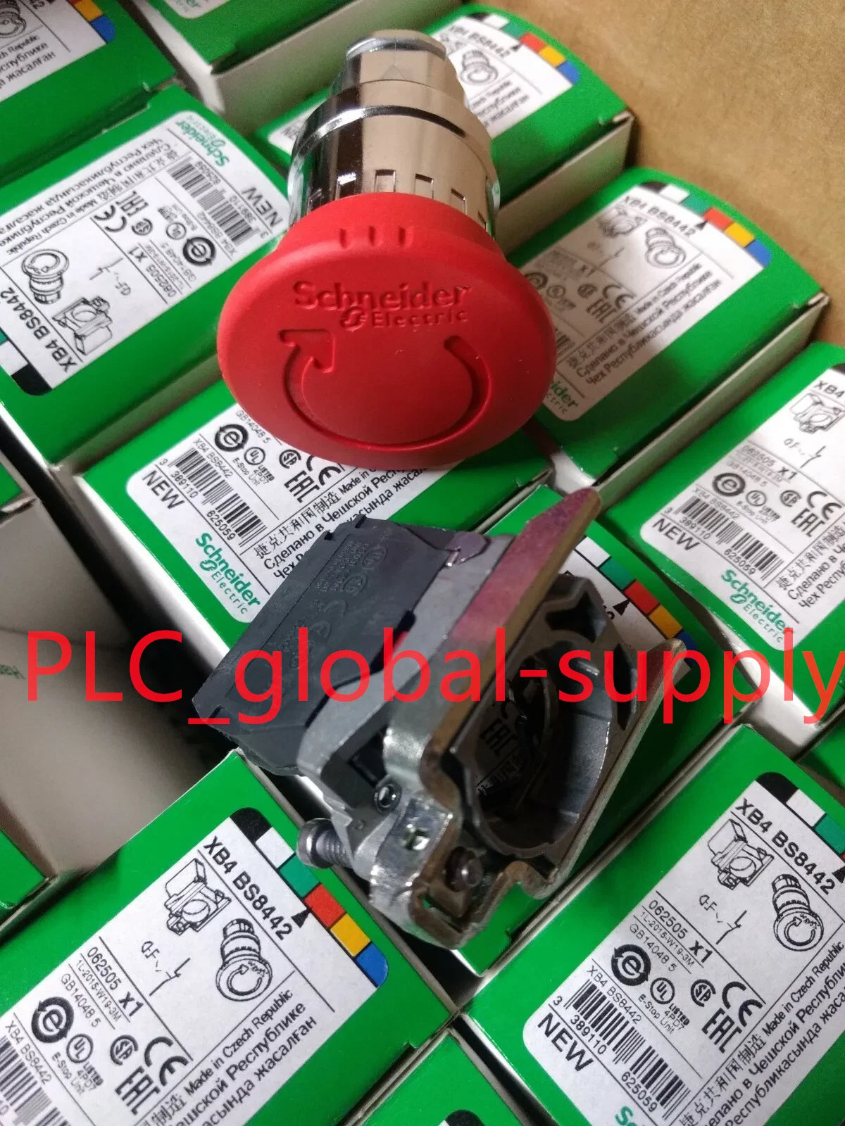 1PCS  XB4BS8442 Schneider Emergency stop button XB4BS8442  Fast shipment #P