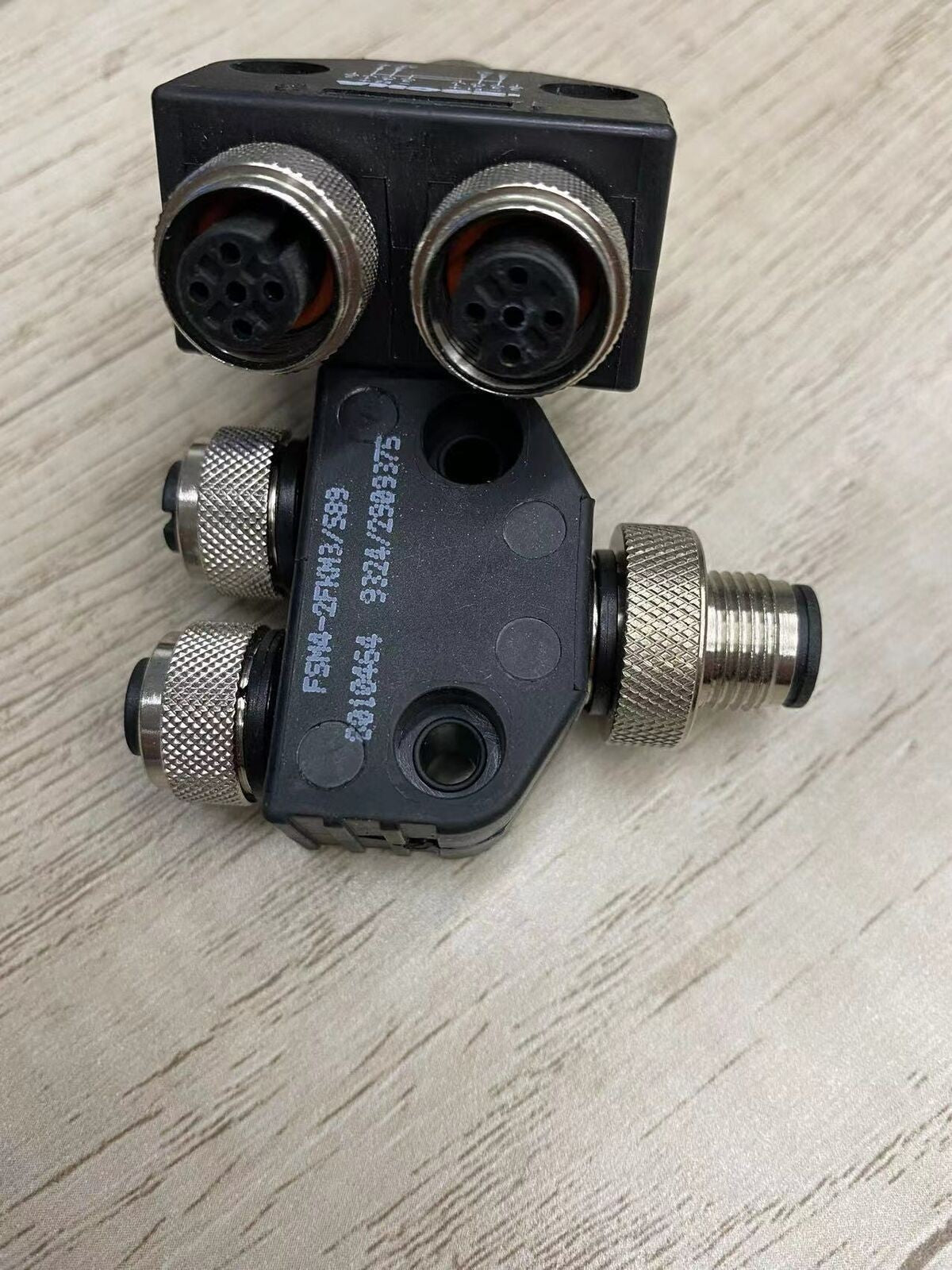 1pc  Connector FSM4-2FKM3/S89