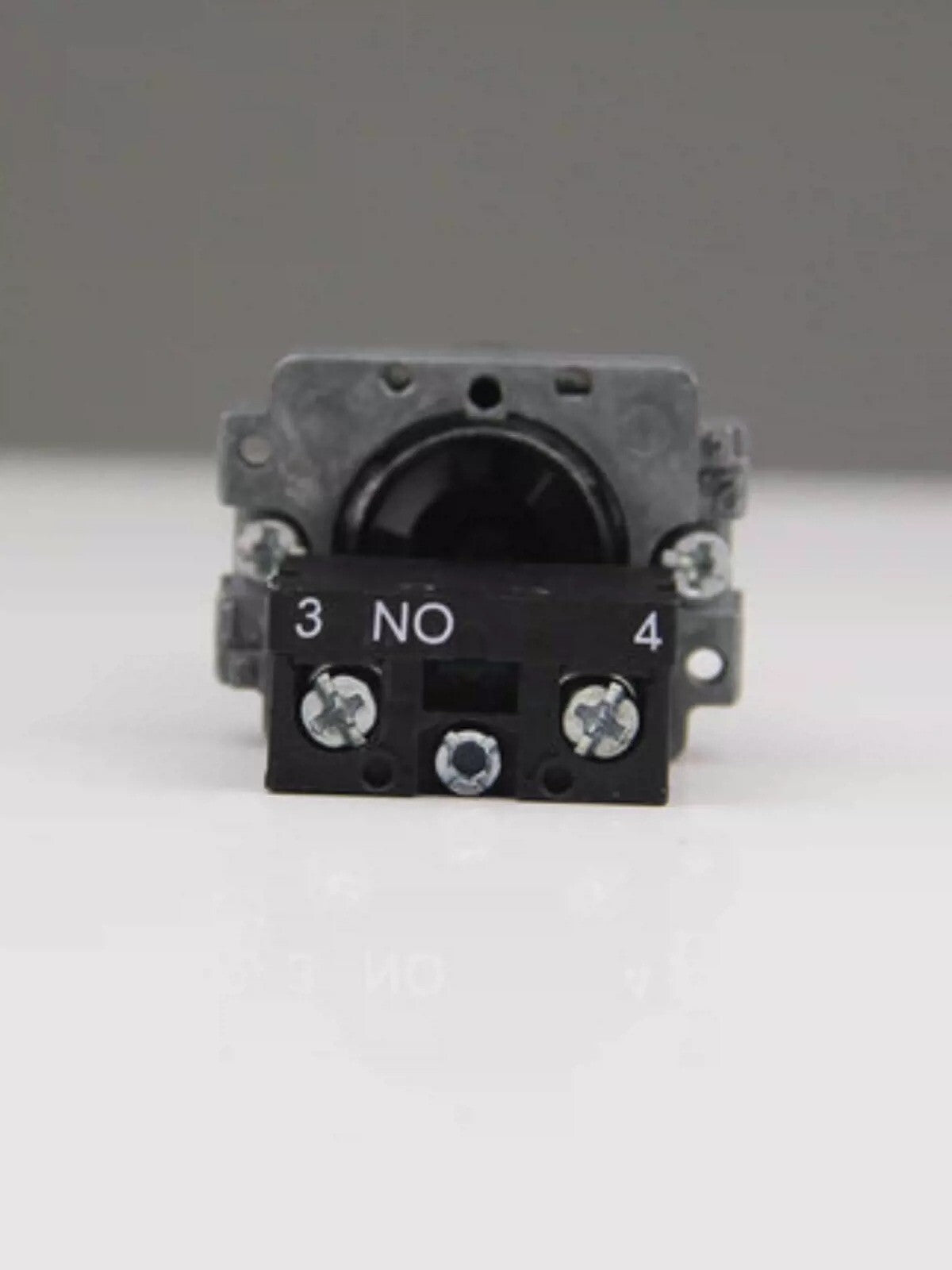 2/Piece  Key Selection Switch XB2-BG21C XB2BG21C 1NO 2-gear Self-locking 22mm