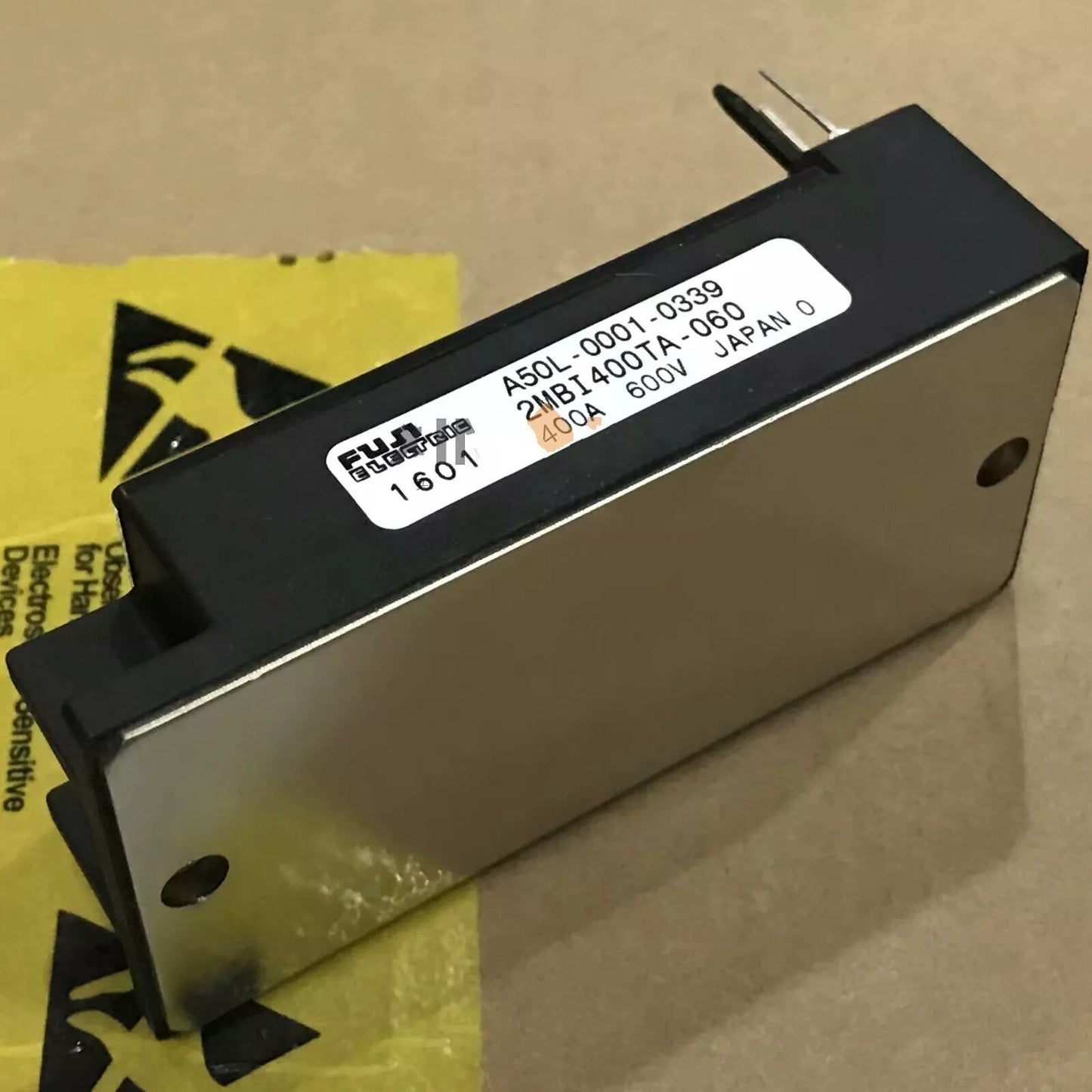 1PCS   FUJI Module 2MBI400TA-060 2MBI400TA060 Quality Assurance