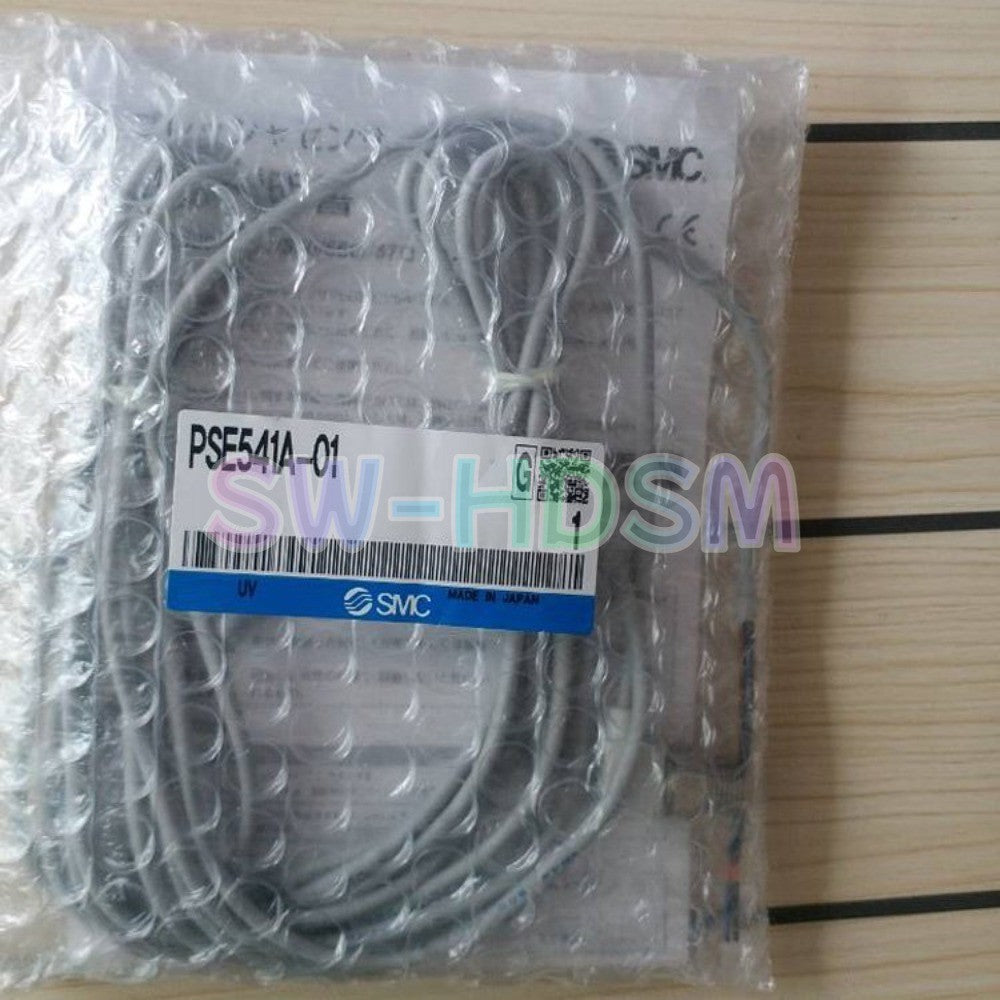 1PCS  for SMC Small Pressure Switch PSE541A-01 Freight Free