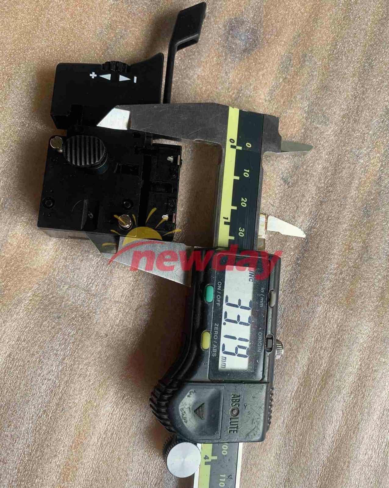 CAPAX-03 MOD:35-83 MOD 35 83 Switch 7(7)A 250V AC 5E4 ADJ FOR 230V 38-8/3