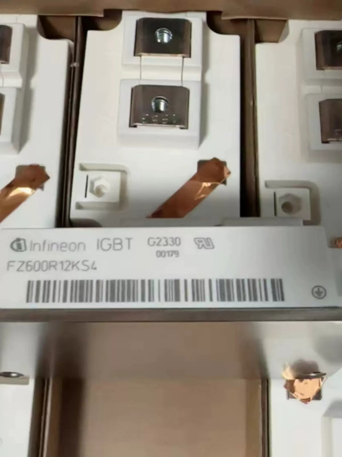 1/piece  Infineon FZ600R12KS4 high-frequency IGBT module 600A 1200V