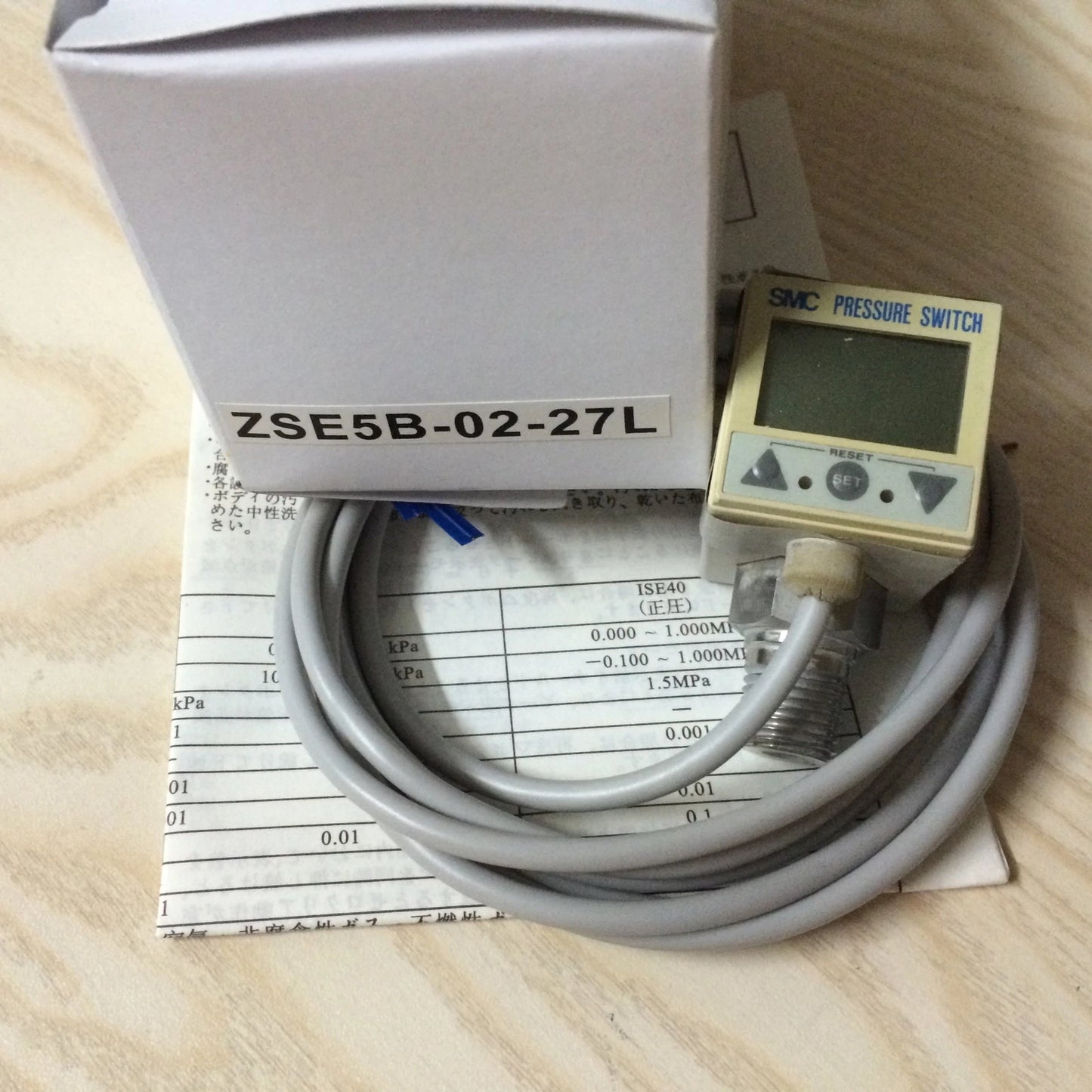 1PC  SMC ZSE5B-02-27L Pressure Switch Quality assurance #P