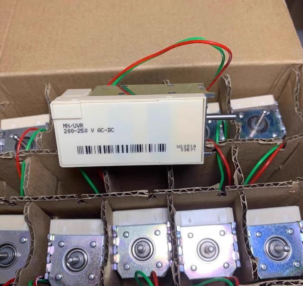 1PC  MT/NW Frame Circuit Breaker MN/UVR 200-250VDC/AC Undervoltage Coil 33671
