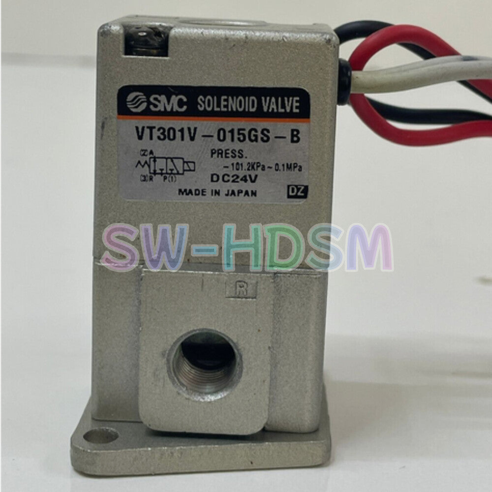 1PCS  for SMC VT301V-015GS-B Solenoid valve freight free