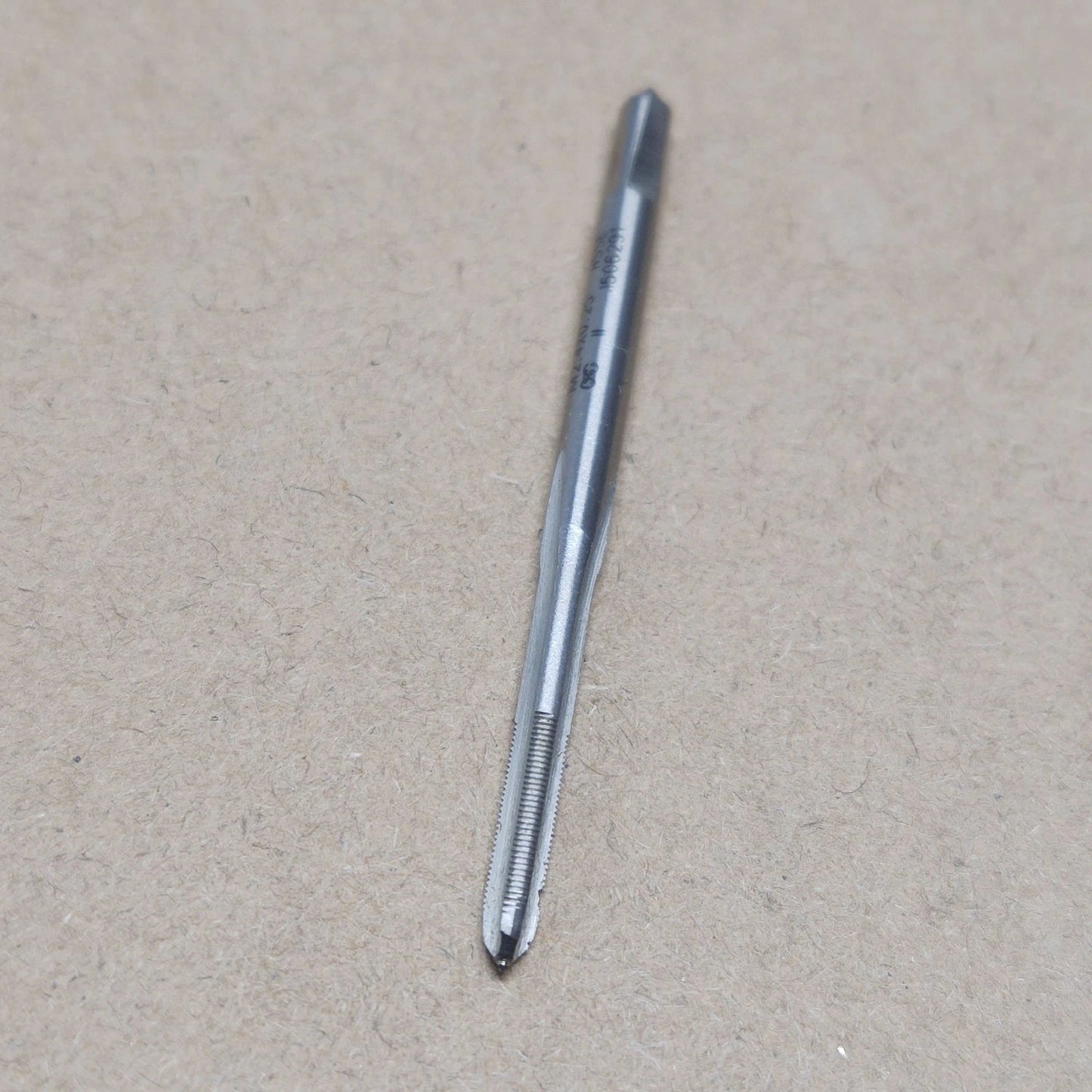 1pc  right hand Plug Tap Thread Threading Tool HSS M2.4 X 0.25mm