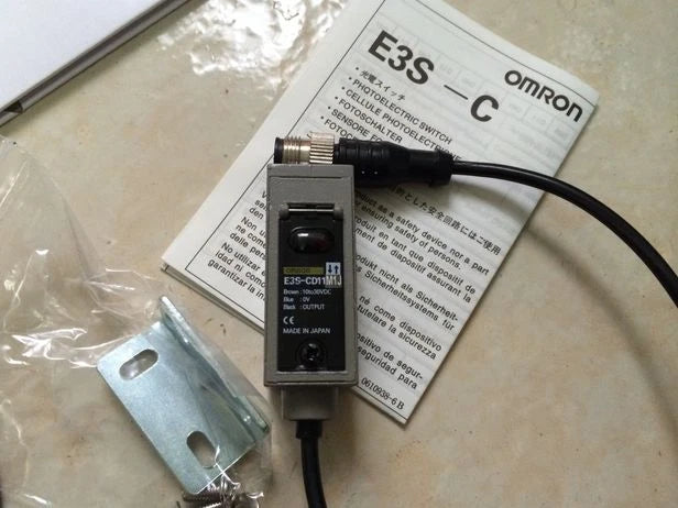 E3S-CD11-M1J  E3S CD11 M1J  OMRON Photoelectric Sensors free shipping #P