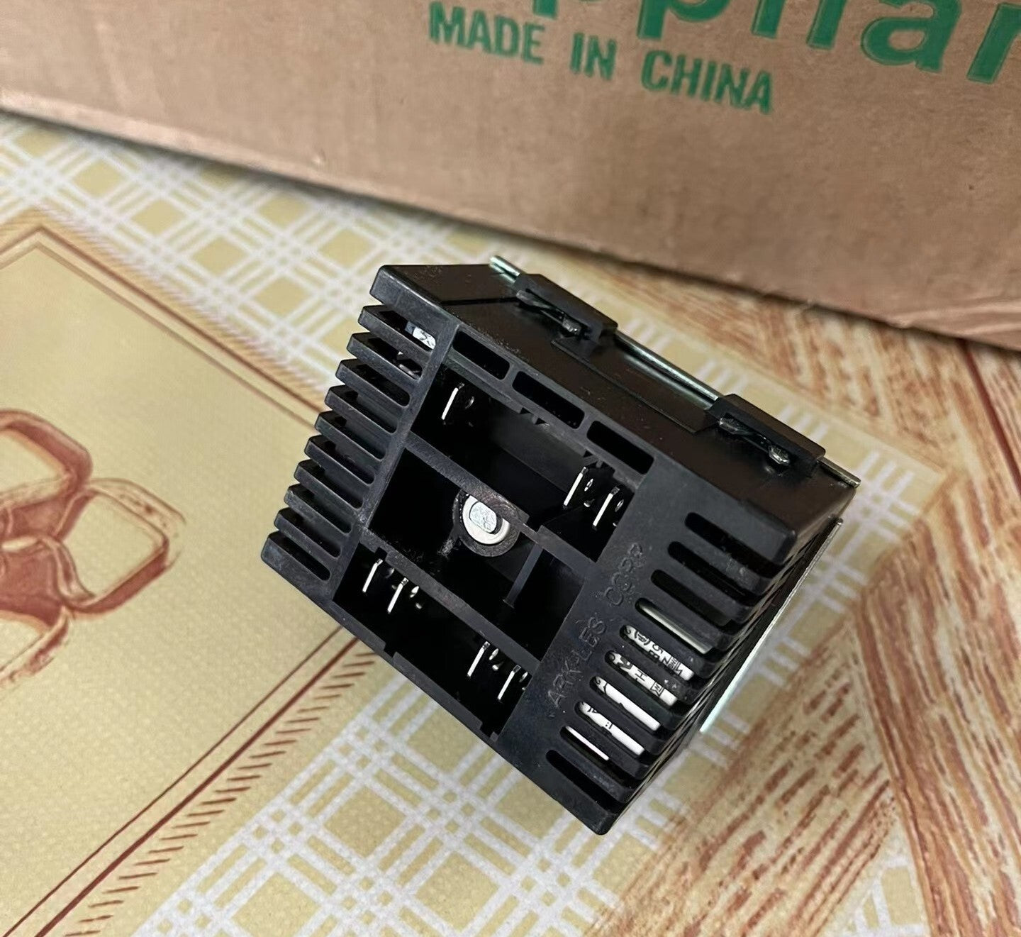 1pc ‎Control Switch 2.55 x2.3 x 2.1cm 316305102 REV.A 13.33A 240VAC