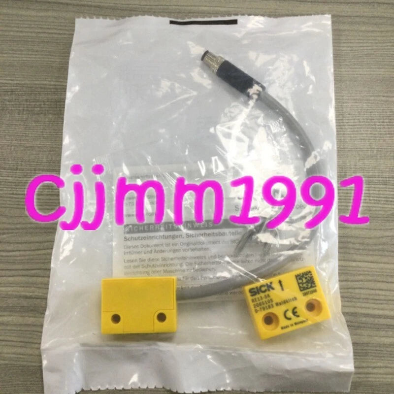 1PC  SICK RE13-SA84 2068369 Magnetic non-contact safety switch #LM /da #P