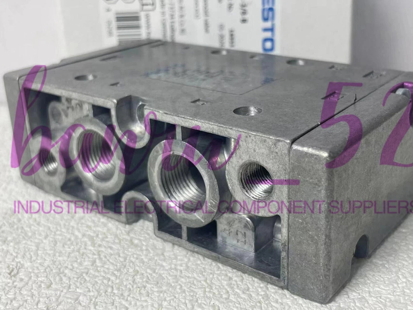 1pcs  Festo   ones Pneumatic Control Valve 14953 J-5-3/8-B #P