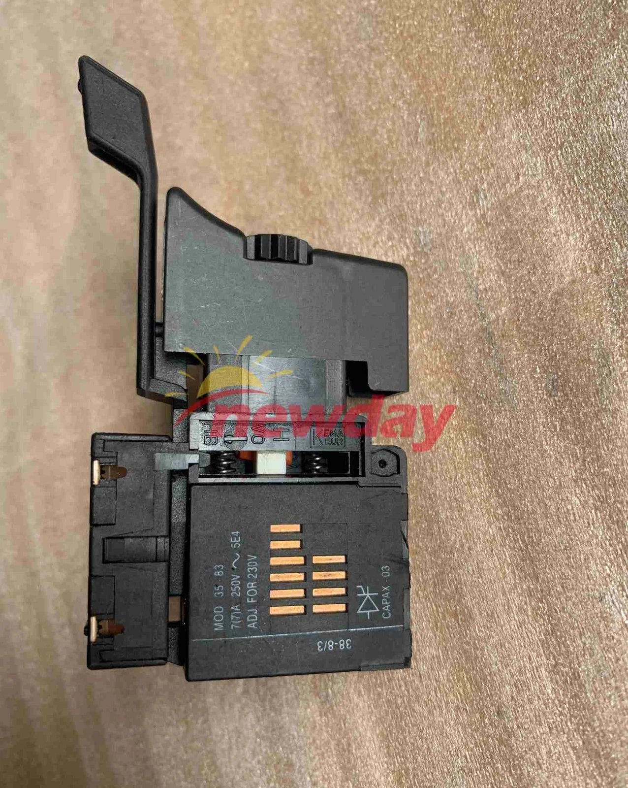 CAPAX-03 MOD:35-83 MOD 35 83 Switch 7(7)A 250V AC 5E4 ADJ FOR 230V 38-8/3