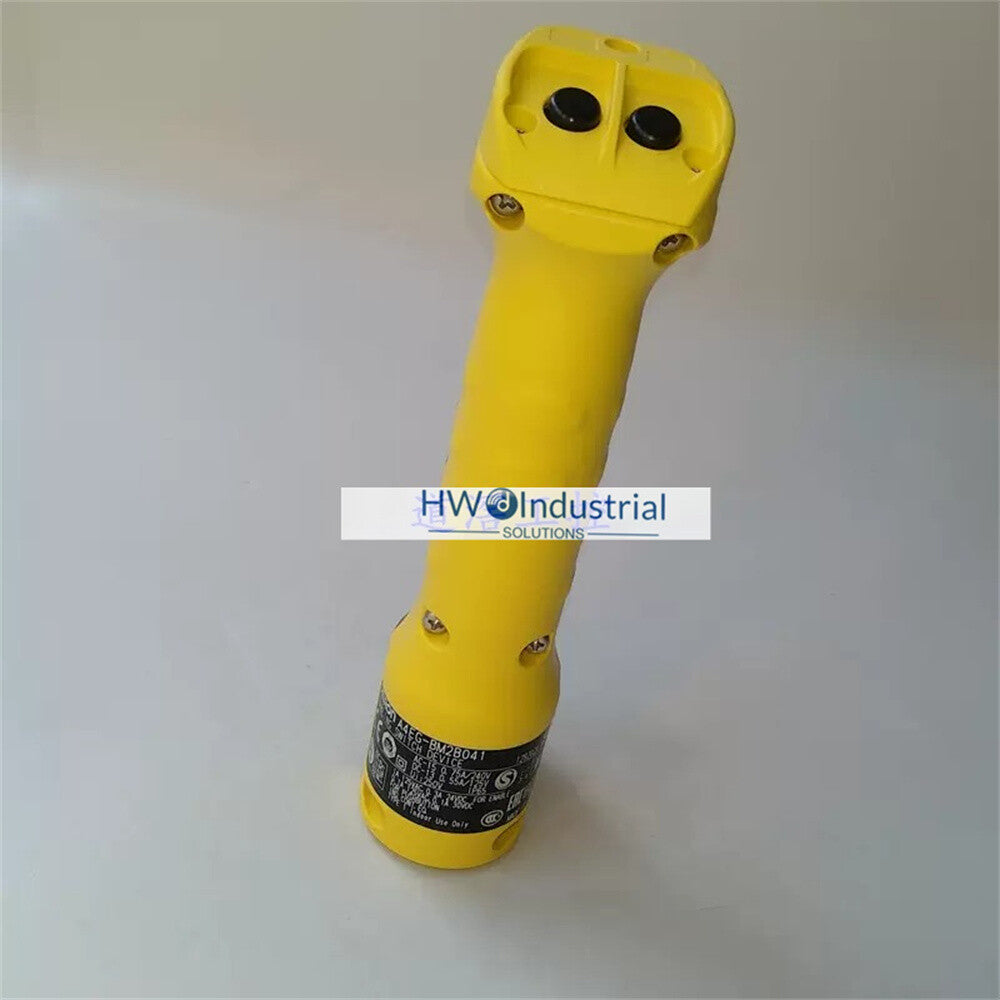 1/Piece  A4EG-BM2B041 Omron Start Switch