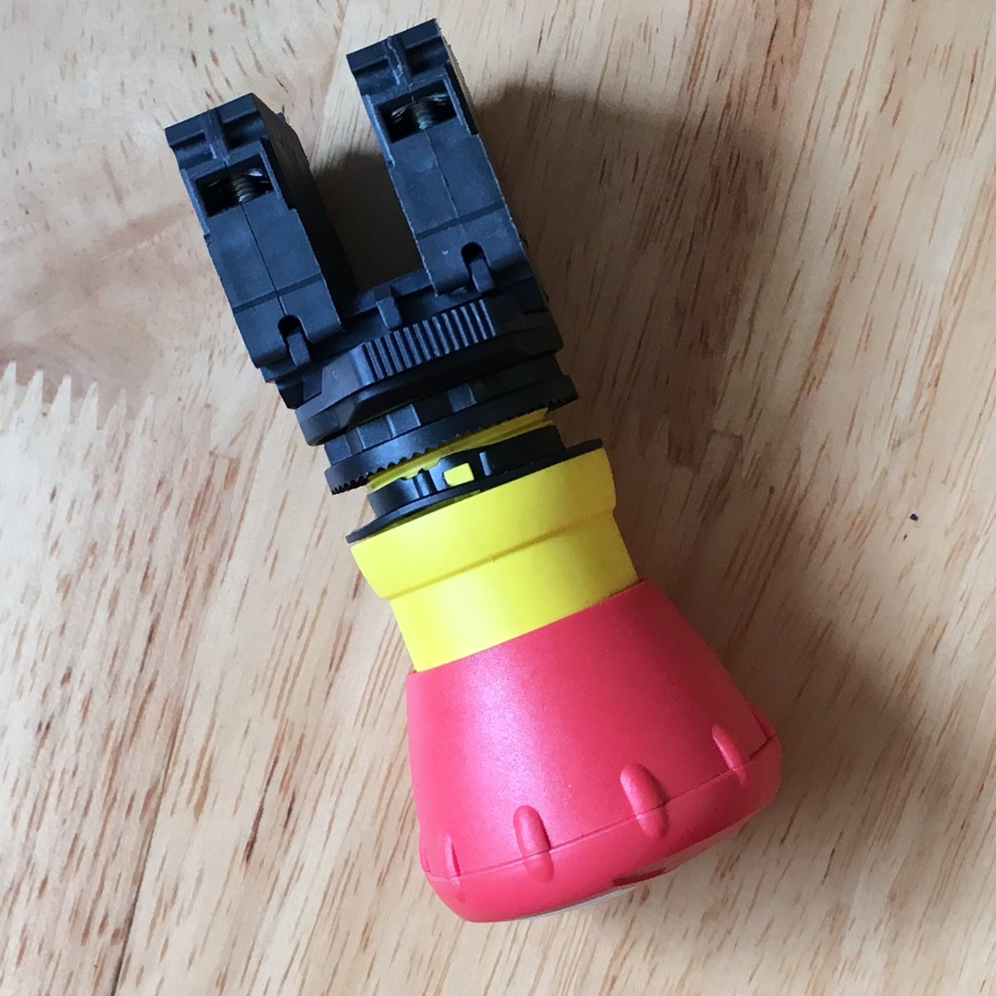 1PC  Emergency Stop Button Switch 800FP-MT44PX02 2NC