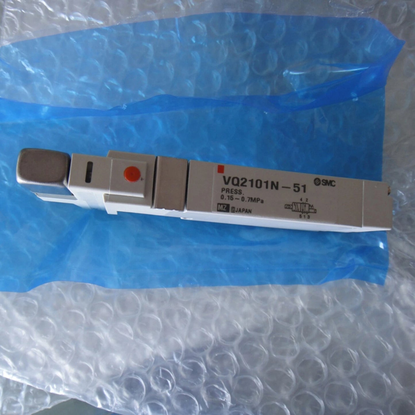 one  SMC VQ2101N-51 solenoid valve Free shipping #P