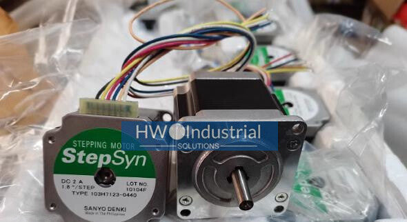 1PC 103H7123-0440 SANYO Stepper Motor