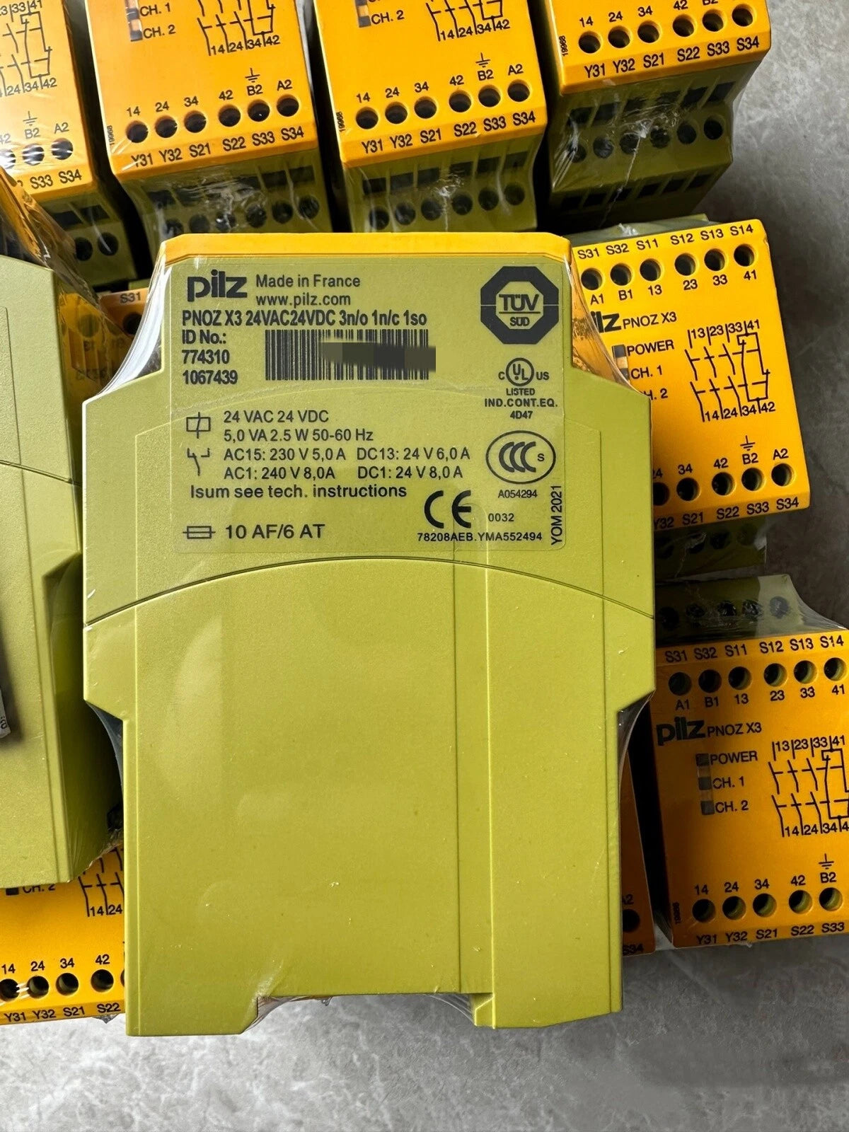Pilz 774310 Safety relay   air transport #P