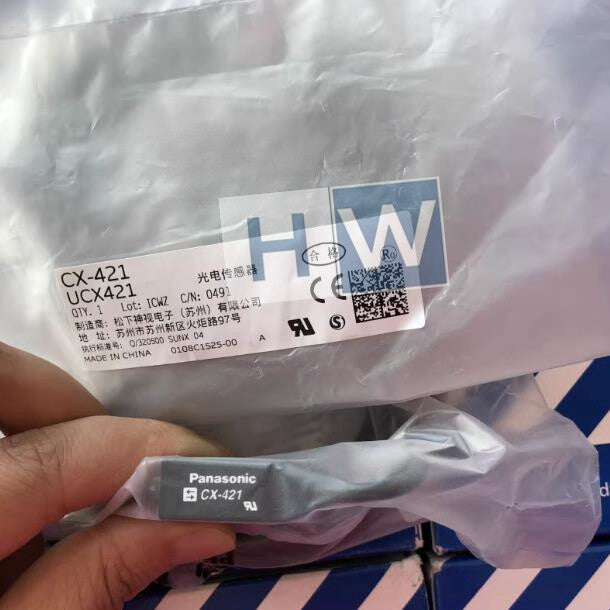 1PC  Panasonic Small Photoelectric Sensor CX-421