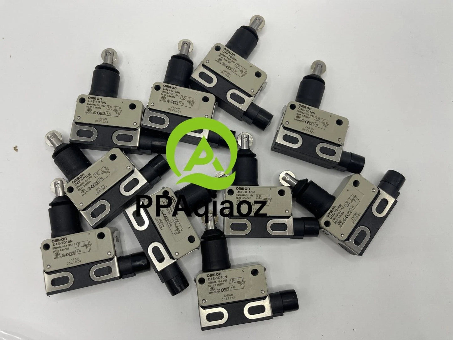 1pcs  Omron Limit Switch D4E-1D10N DC-12 0.5A/30V  Fast delivery