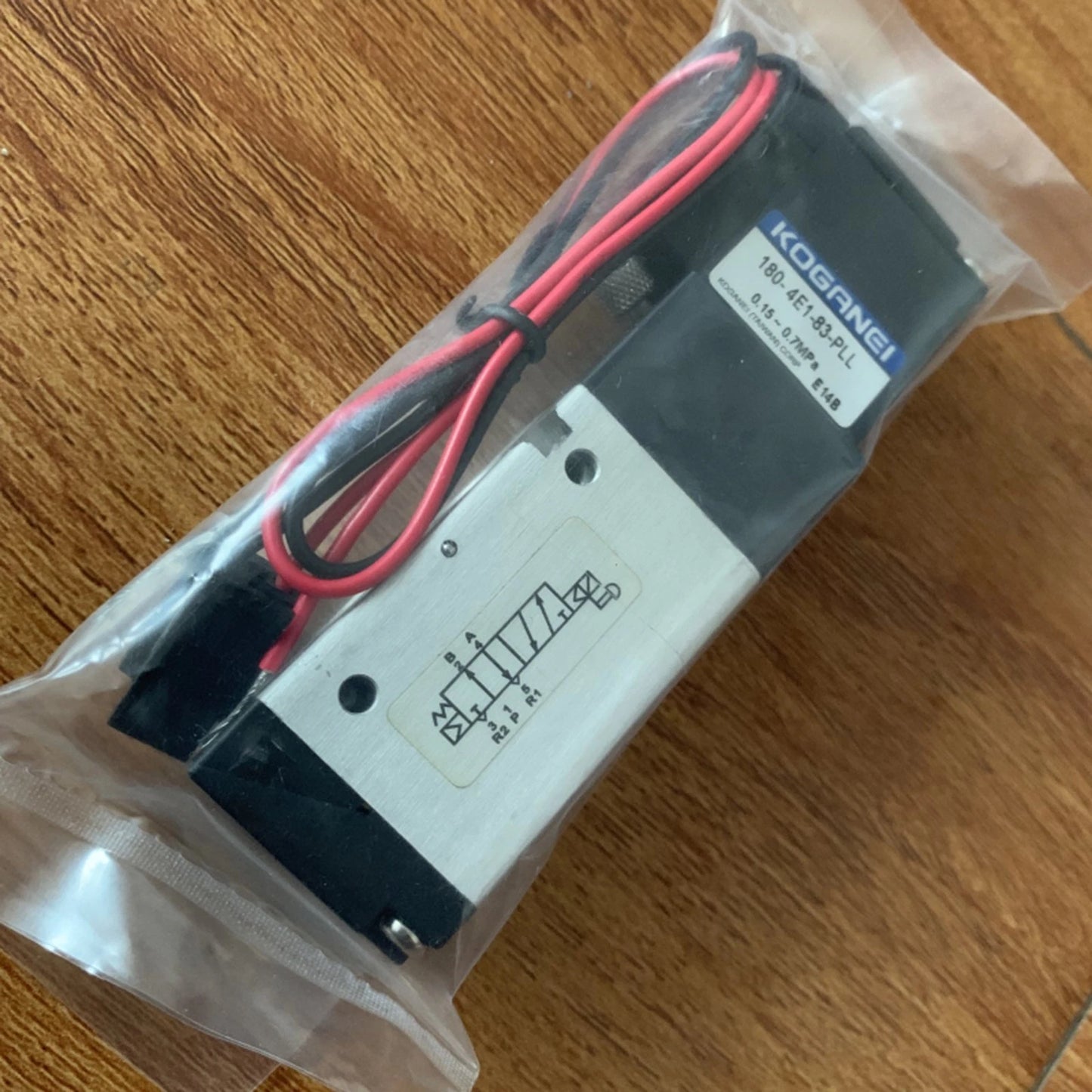 180-4E1-83-PLL Solenoid Valve For KOGANEI Free Shipping #P