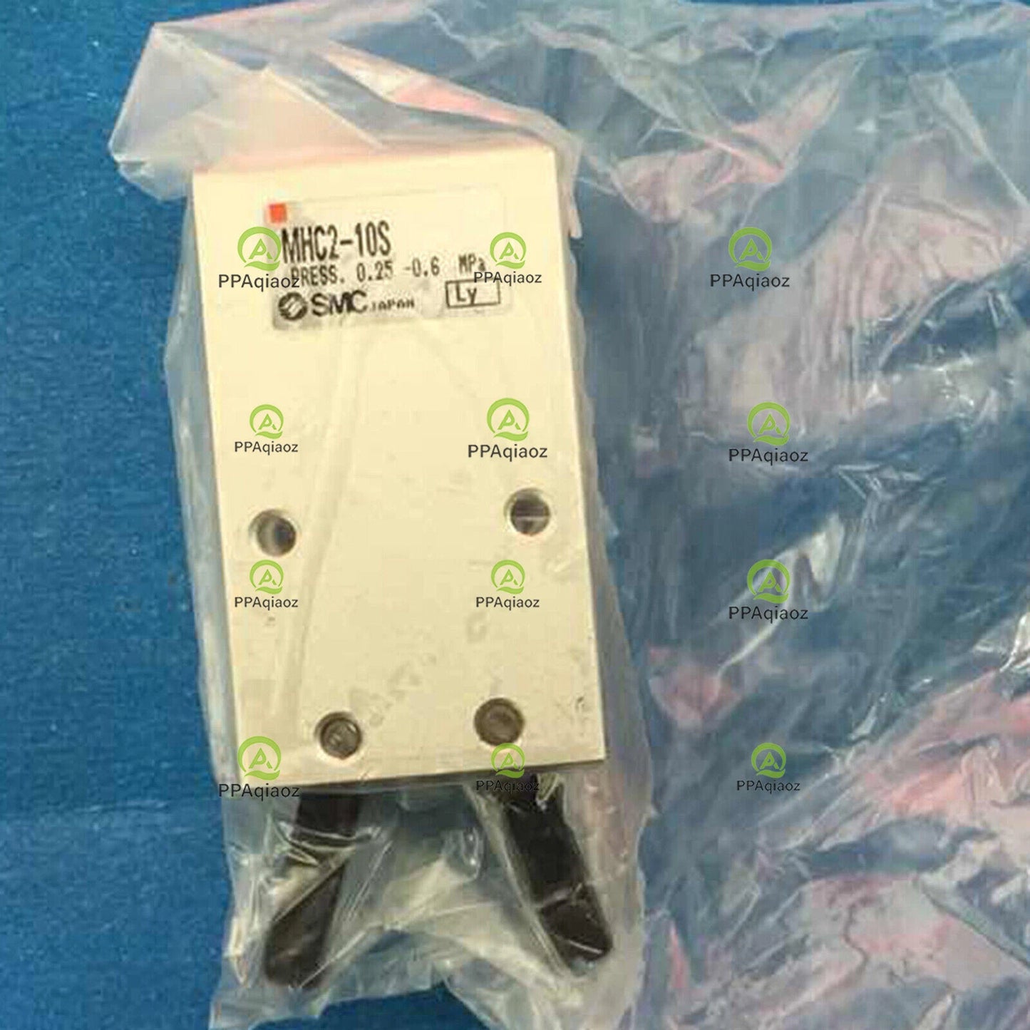 one  SMC Finger cylinder MHC2-10S FREE SHIPPING #P