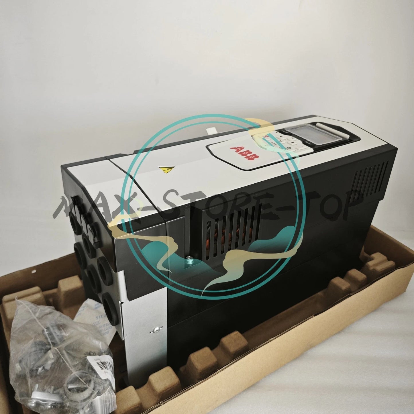 1 PC  ABB ACS880-01-05A2-5 frequency converter  or UPS