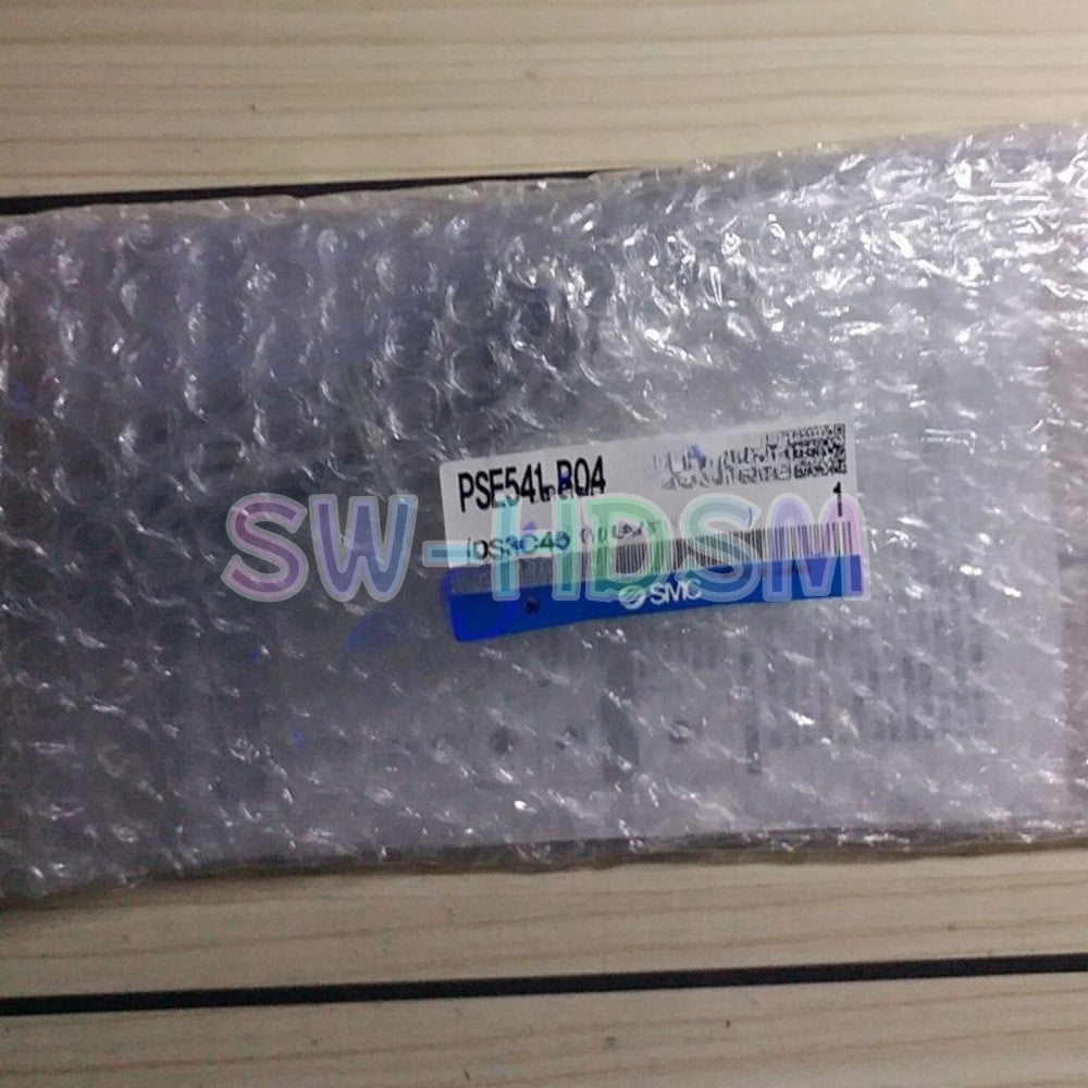 1PCS  for SMC PSE541-R04 Photoelectric Switch Sensor Freight Free