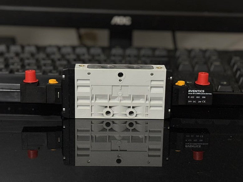 1pcs  AVENTICS solenoid valve 0820059051 Fast delivery