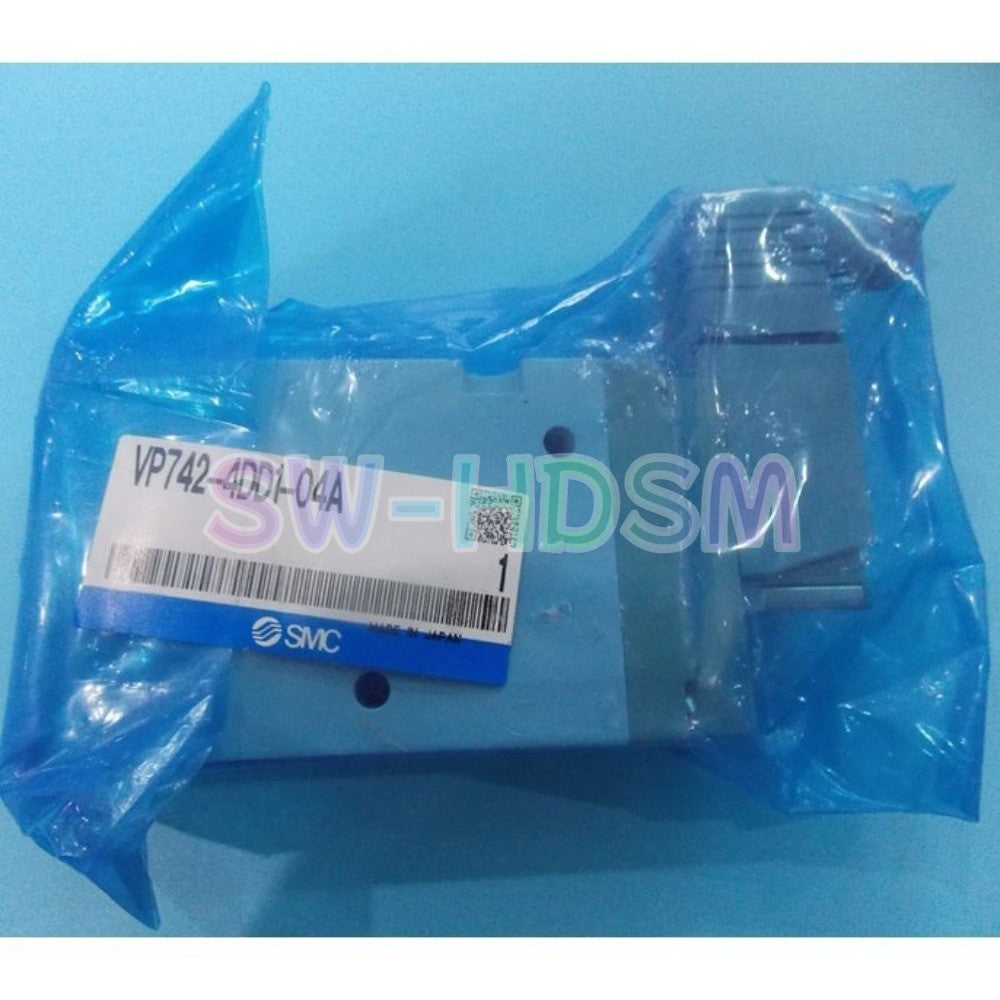 1PCS  for SMC Solenoid Valve VP742-4DD1-04A Freight Free