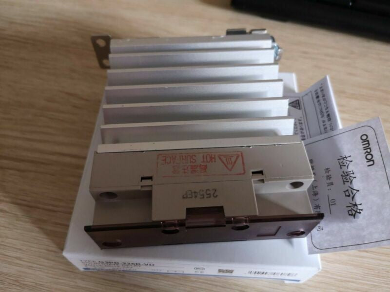 1PC  Omron G3PB-225B-VD In Box Solid state relay Free Shipping