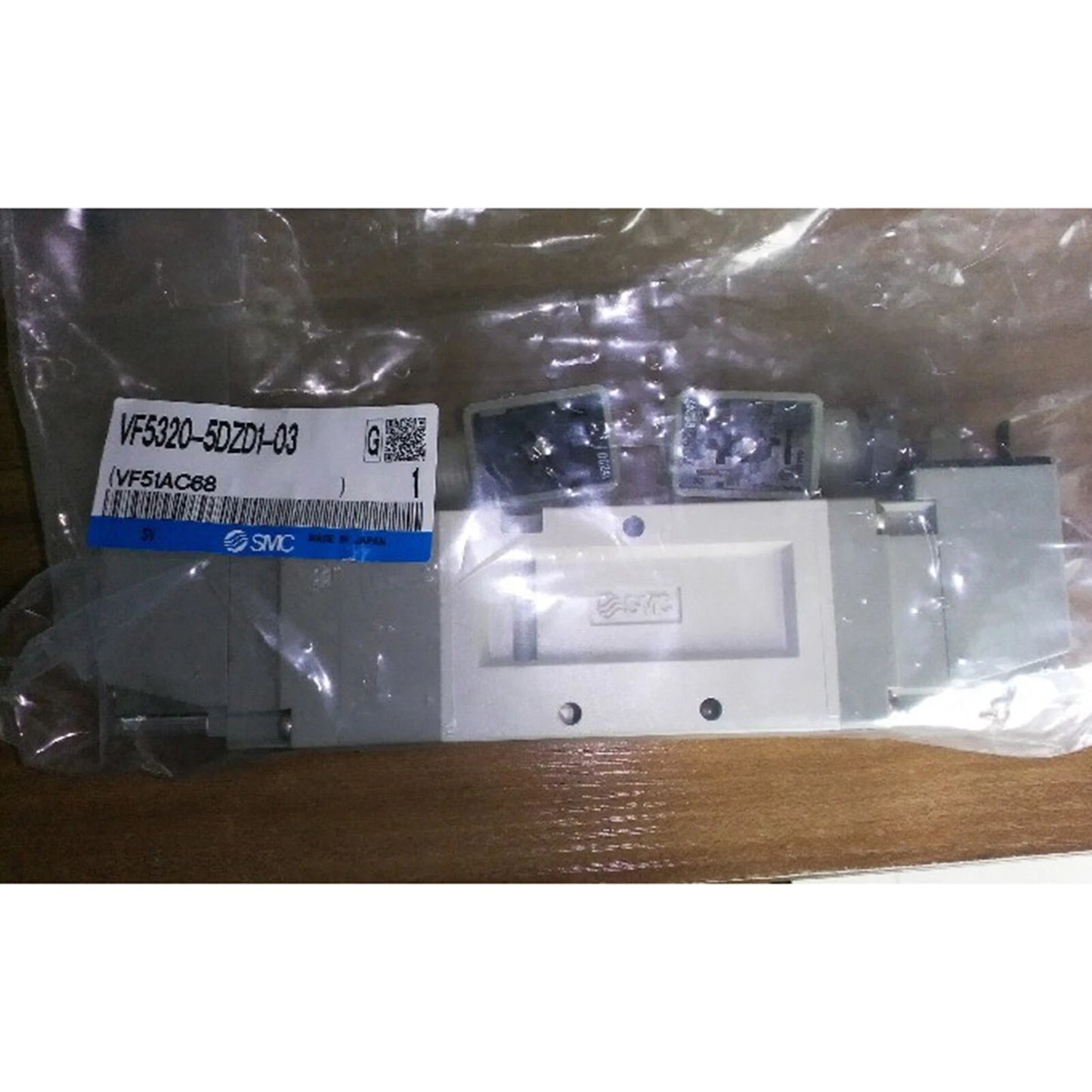 ONE  SMC VF5320-5DZD1-03 Solenoid Valve Fast Delivery #P
