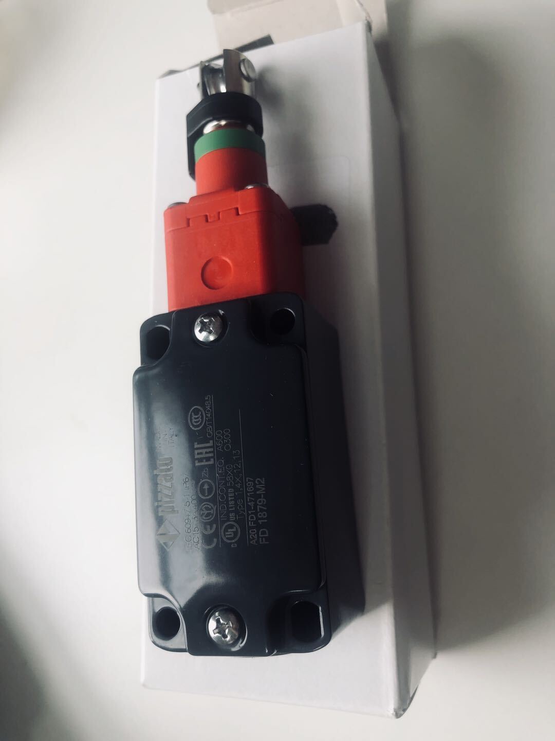 1pcs Pizzato FD1879-M2 Pull Cord Switch