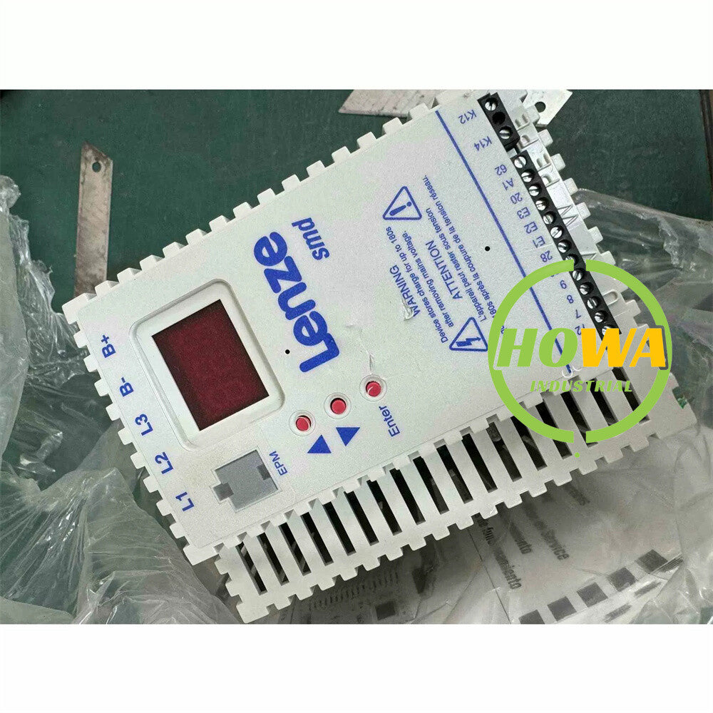 1/Piece  Lenze Inverter ESMD222L4TXA 380V 2.2kw Frequency Converter