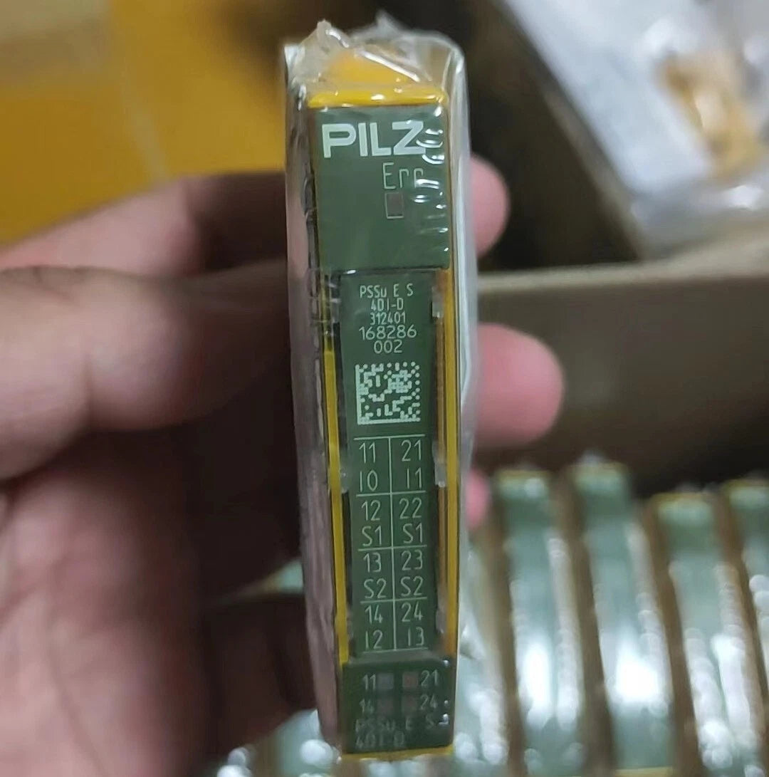 1PC PILZ PSSu E S 4DI-D safety relay 312401 #P