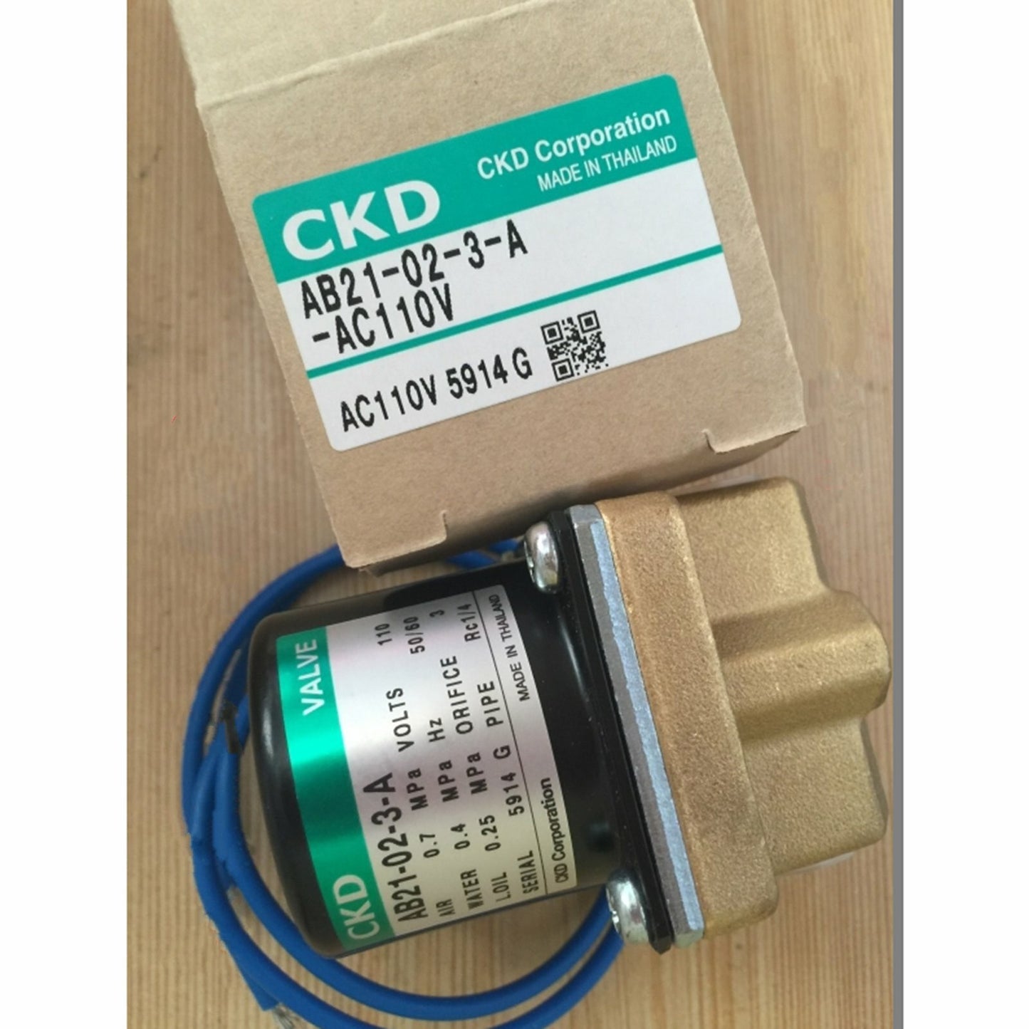 1PC   CKD AB21-02-3-A-AC110V Solenoid Valve In Box