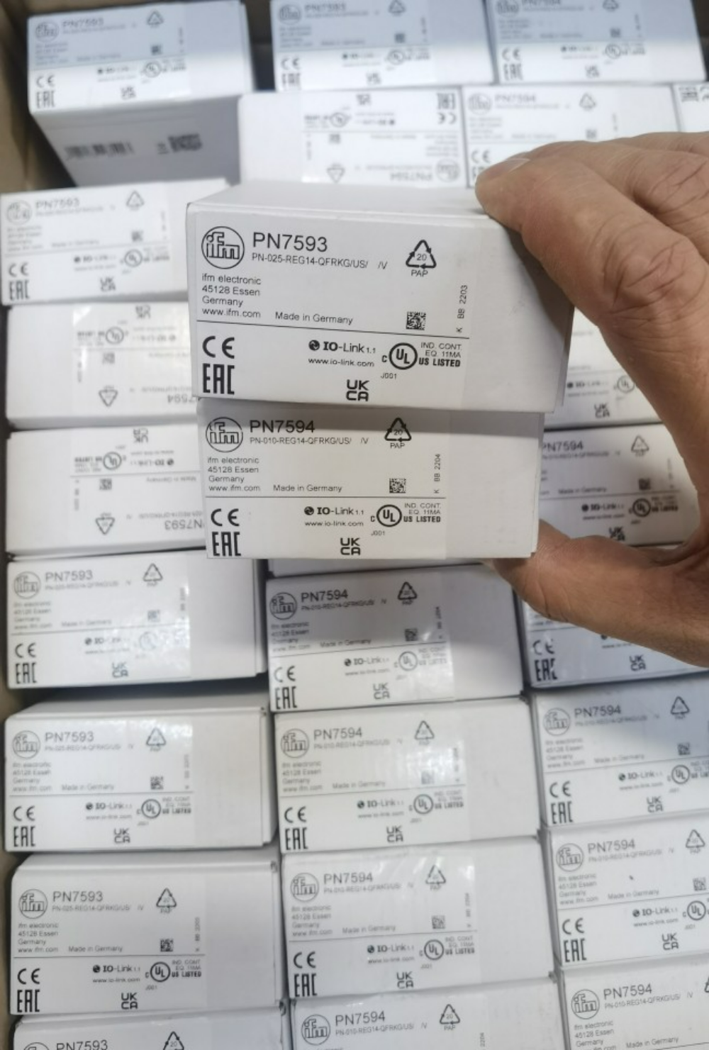 1pcs  IFM PN7593  Pressure Sensors