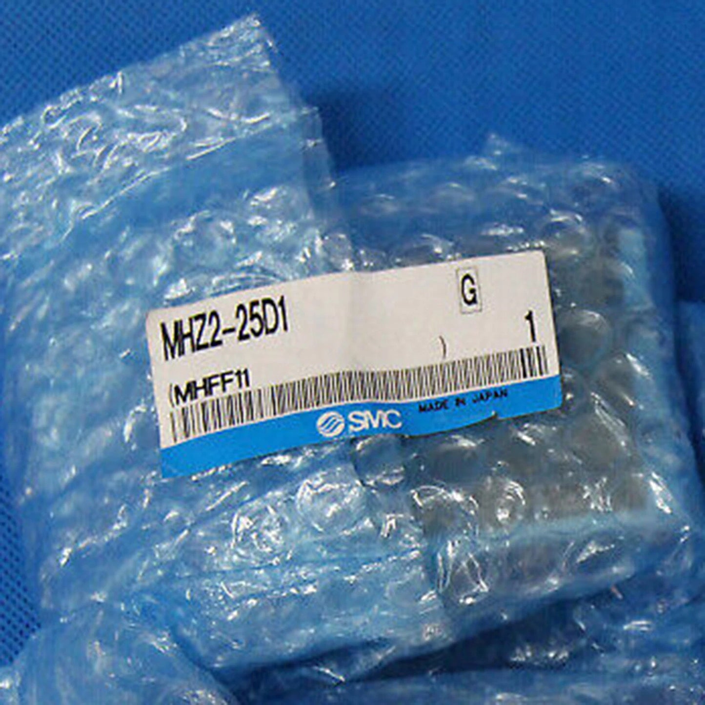 1pc  SMC MHZ2-25D1 Pneumatic finger cylinder Quality assurance #P