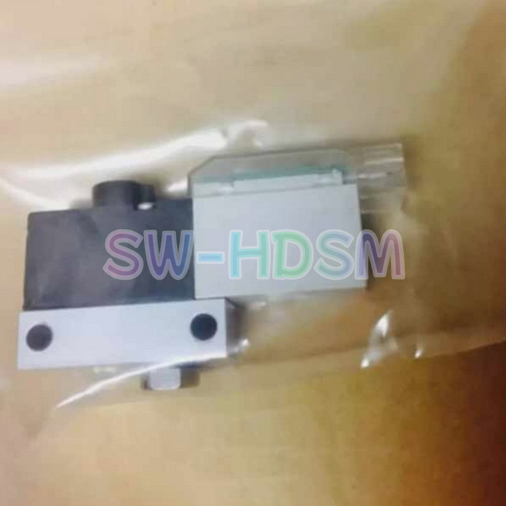 1PCS   FOR CKD Solenoid Valve 3QRA110-C2 DC24V Freight Free