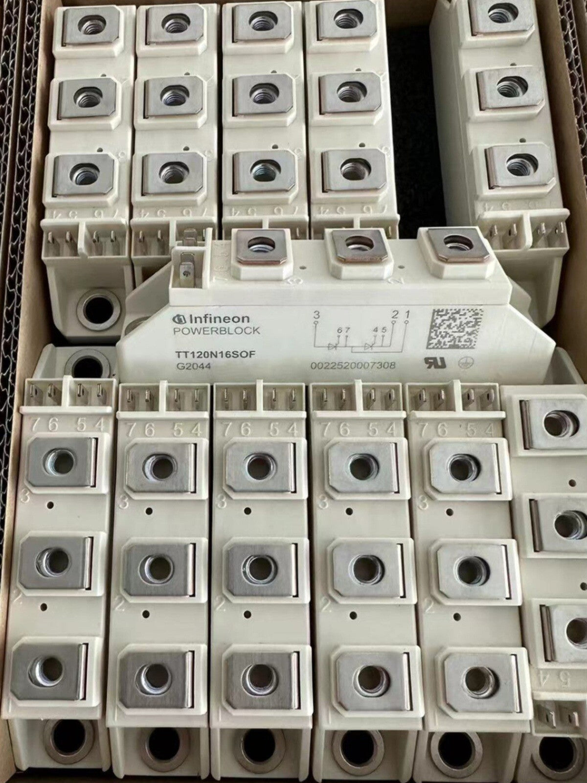 Infineon TT120N16SOF TT120N16S0F Bidirectional Thyristor Module